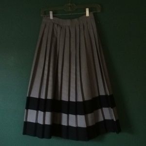 Pleated skirt